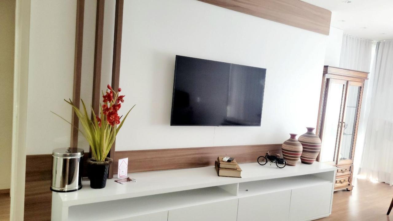 Apartamento Burg 102 Apto Duas Quadras Da Rua Coberta Gramado